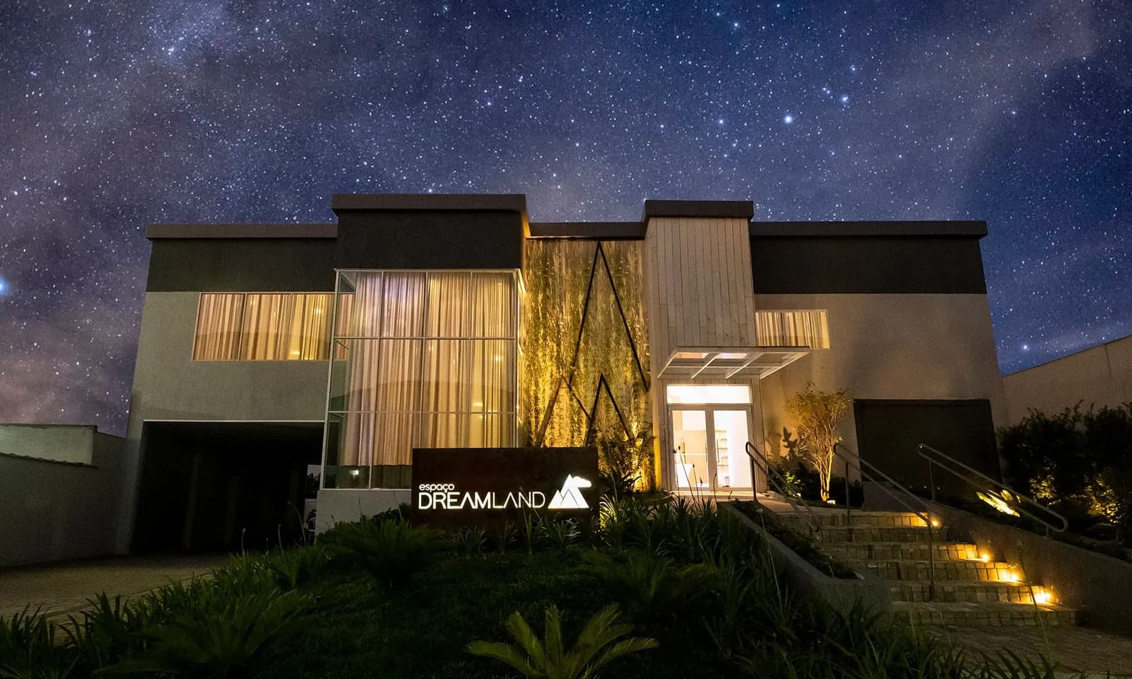 Fachada do Espaço Dreamland em Curitiba